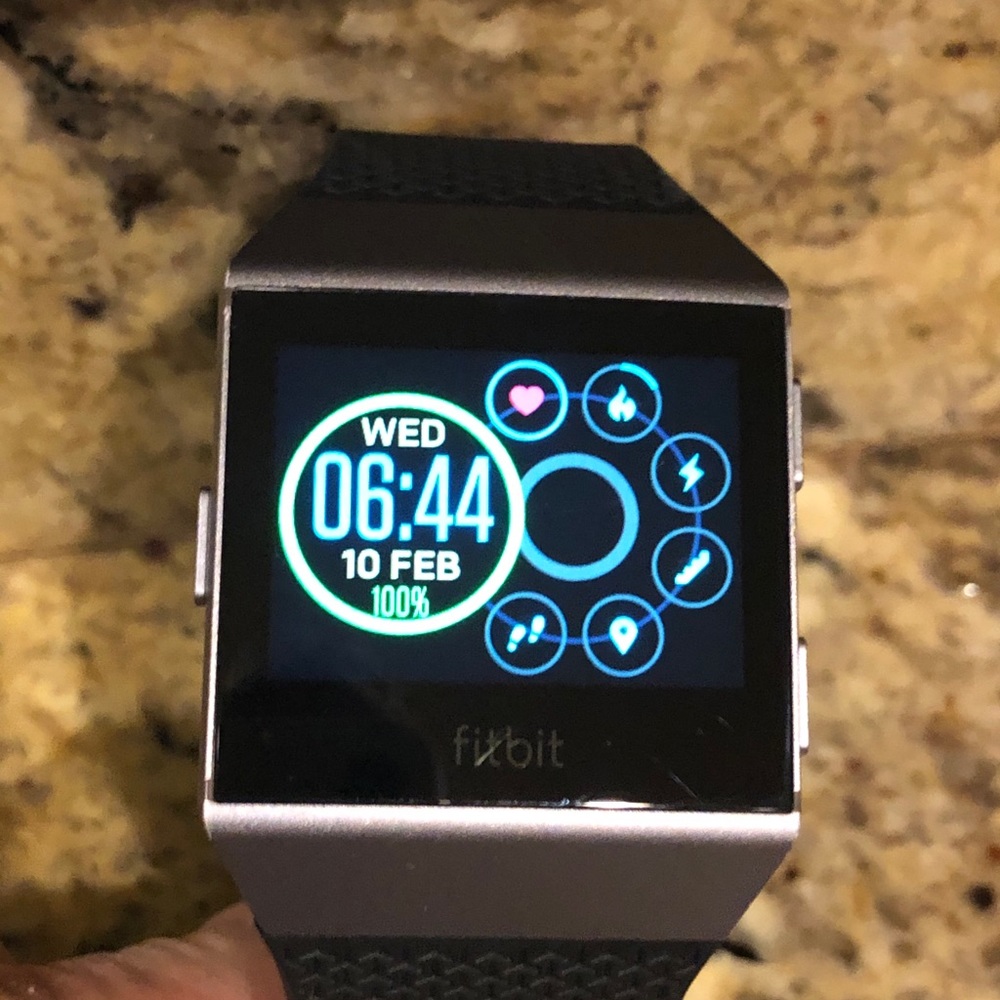 Fitbit Ionic 10/10 condition